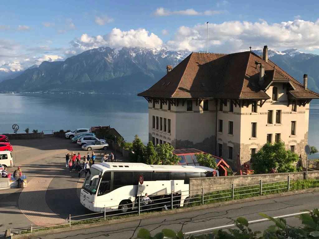 bus-car-vevey-voyages-remy