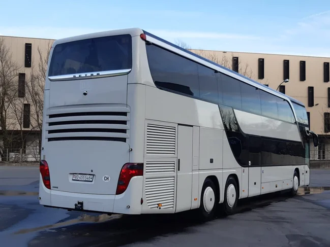 Grand autocar transport groupe Lausanne Rémy