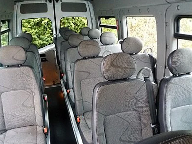 Intérieur minibus Voyages Rémy